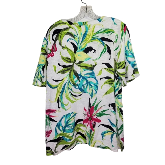 CHICO'S Tropical Print  V Neck Tee Shirt Passion Flower Leaves Sz 3 XL - Picture 3 of 7